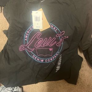 Levi’s tee shirt new with tags